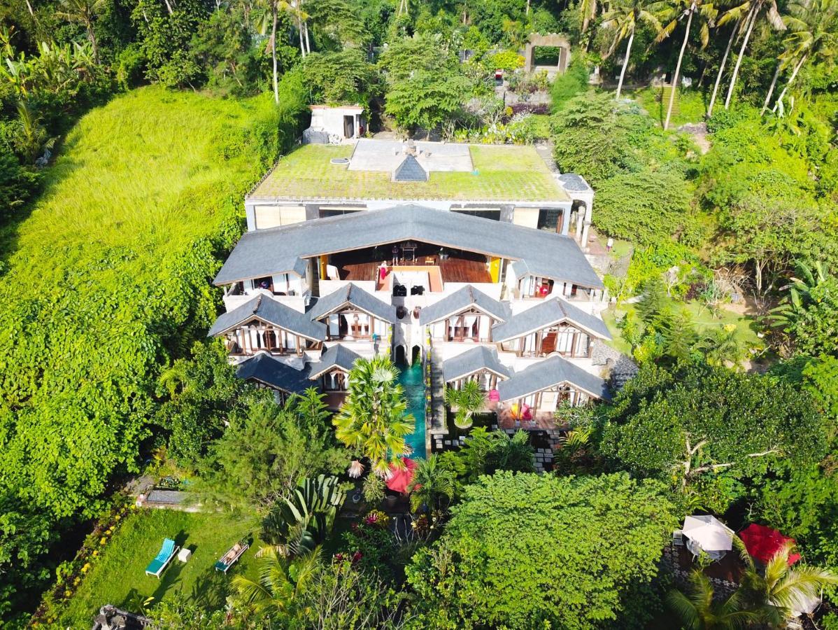 Avalon Ubud Castle & Spa Exterior foto